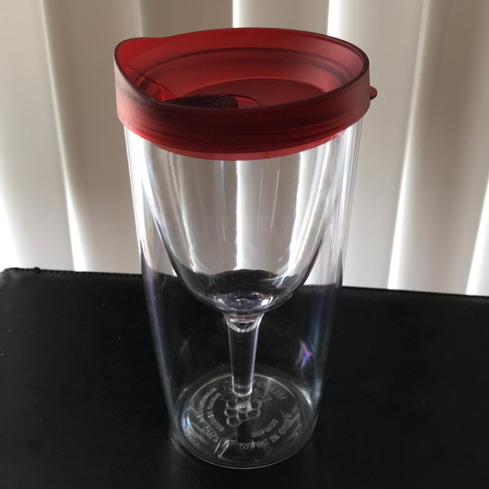 Vino2go bra free cup mug plastic glass NEW!